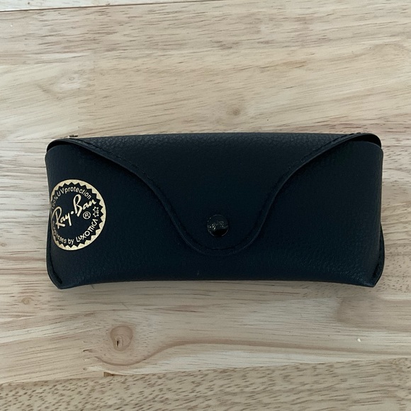 Ray Ban Aviators - Picture 3 of 3